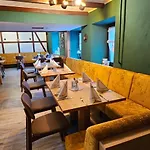 Uebernachten Im Cafe Restaurant Vedder ホテル