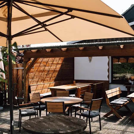 Отель Uebernachten Im Cafe Restaurant Vedder Herscheid